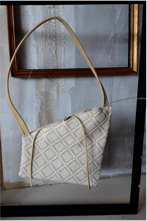 Geometric shoulder bag , beige and white with rombo fantasy, unique piece , made in italy in perugia , by artisan, ecopelle beige e bianca
