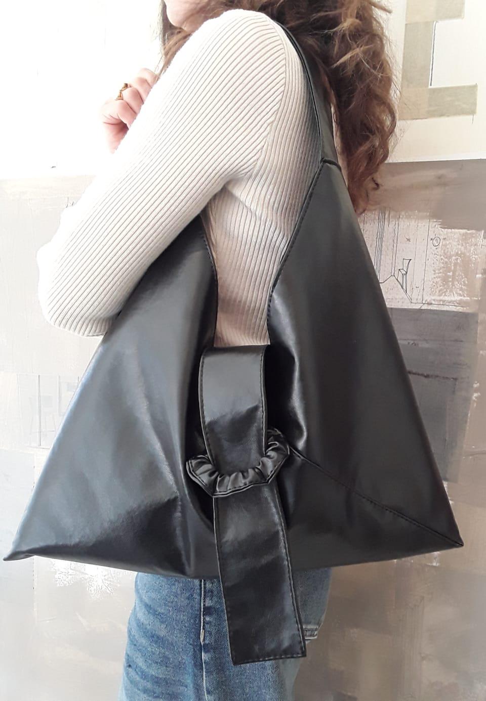 Elegante Borsa Donna Ecopelle Nera Liscia 40x40cm, Luxury Shoulder Tote Bag Eco-Friendly Fashion Handbag & Chic Style