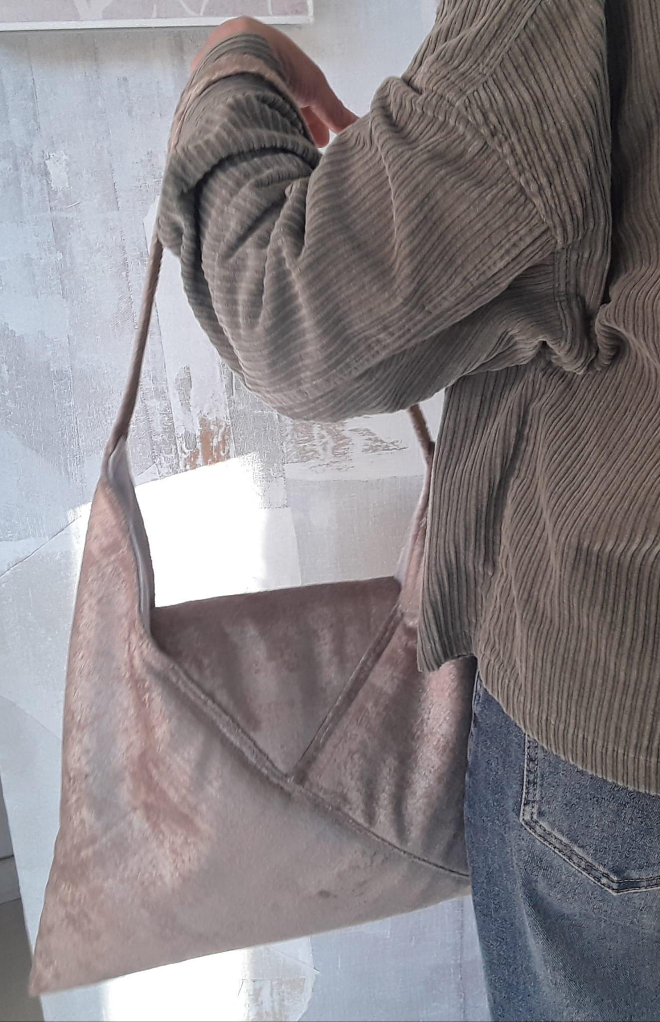 Borsa Donna Ecologica: Fatta a Mano in Eco Velluto Lavabile, Tote Unica Italiana 39x39 cm, Borsa da Spalla Elegante & Sostenibile