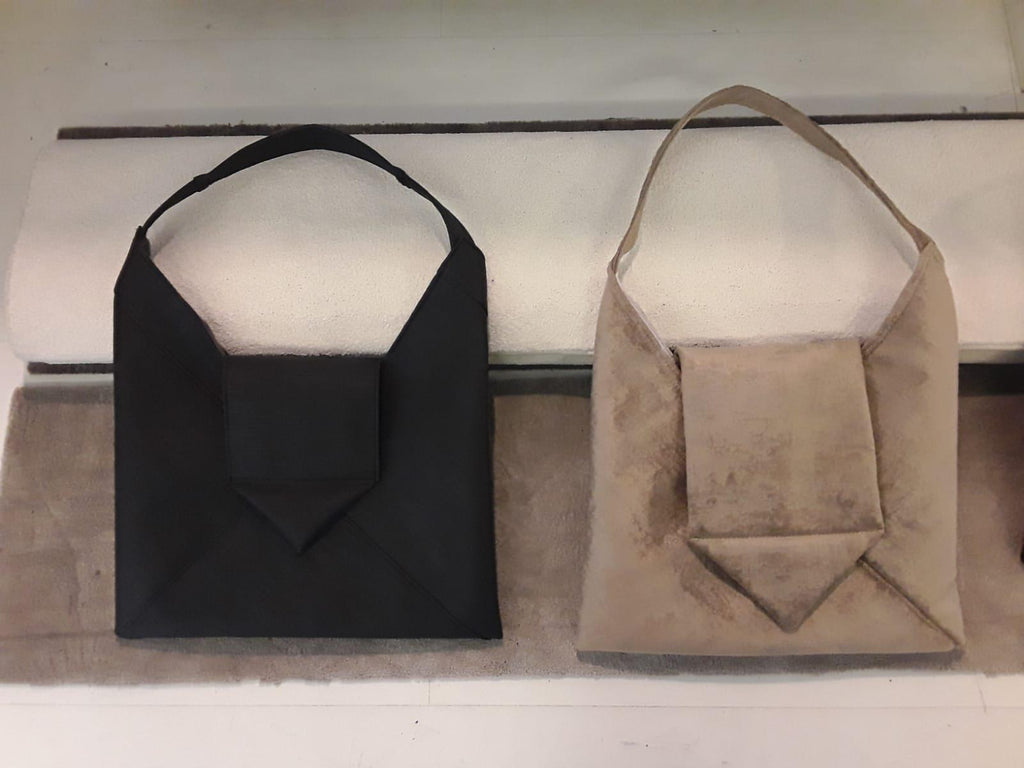 Borsa Donna Ecologica: Fatta a Mano in Eco Velluto Lavabile, Tote Unica Italiana 39x39 cm, Borsa da Spalla Elegante & Sostenibile